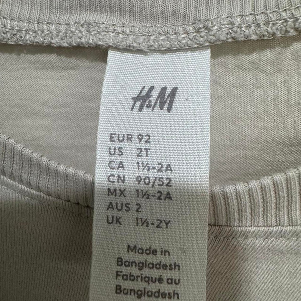 H&M Bear Pocket Tee 2T - Picture 2 of 3